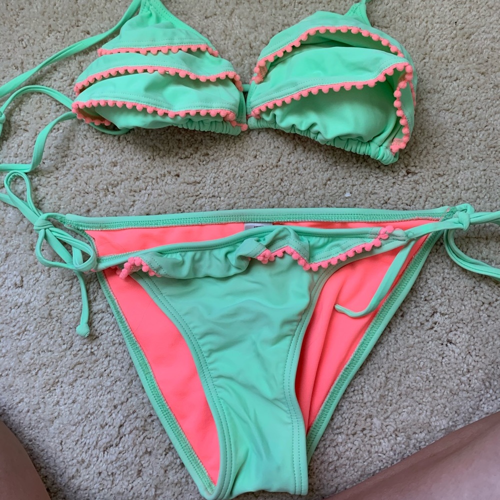 Ruffle bikini